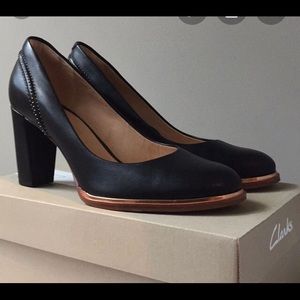 Clark’s Ellis Edith Pumps fits 5 or 5-1/2